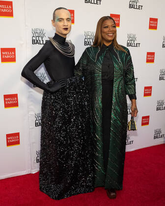 Jordan Roth and Queen Latifah arrive on the red carpet at the New York City Ballet 2022 Fall Fashion Gala at the David H. Koch Theater in New York City on Wednesday, September 28th, 2022. 1 NYP20220928531 GabrielexHoltermann