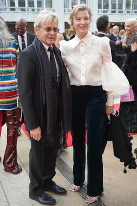 September 28, 2022, New York, NY, USA: MIKHAIL BARYSHNIKOV and LISA RINEHART attend the New York City Ballet 2022 Fall Fashion Gala,.The David H. Koch Theater, Lincoln Center,.NYC.September 28, 2022. New York USA - ZUMAms4_ 20220928_zaf_ms4_027 Copyright: xSoniaxMoskowitzxGordonx