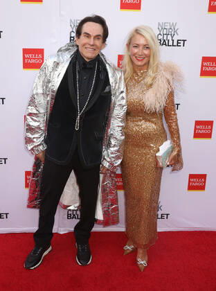 September 28, 2022, New York City, New York, USA: R. COURI HAY and JANNA BULLOCK attend the New York City Ballet 2022 Fall Fashion Gala held at the David H. Koch Theater at Lincoln Center. New York City USA - ZUMAk03_ 20220928_zaf_k03_013 Copyright: xNancyxKaszermanx