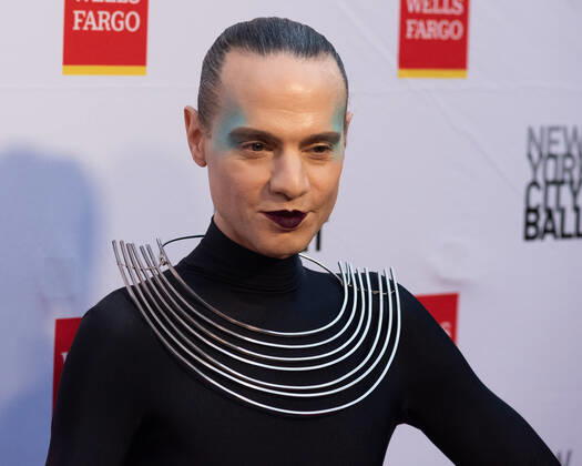 Jordan Roth arrives on the red carpet at the New York City Ballet 2022 Fall Fashion Gala at the David H. Koch Theater in New York City on Wednesday, September 28, 2022. 1 NYP20220928558 GabrielexHoltermann