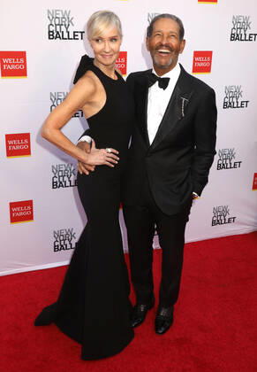 September 28, 2022, New York City, New York, USA: HILARY GUMBEL and BRYANT GUMBEL attend the New York City Ballet 2022 Fall Fashion Gala held at the David H. Koch Theater at Lincoln Center. New York City USA - ZUMAk03_ 20220928_zaf_k03_064 Copyright: xNancyxKaszermanx