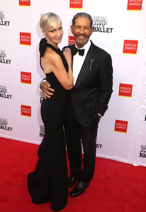 September 28, 2022, New York City, New York, USA: HILARY GUMBEL and BRYANT GUMBEL attend the New York City Ballet 2022 Fall Fashion Gala held at the David H. Koch Theater at Lincoln Center. New York City USA - ZUMAk03_ 20220928_zaf_k03_065 Copyright: xNancyxKaszermanx