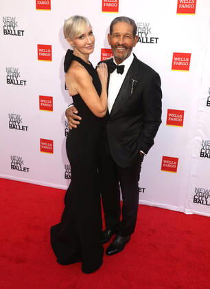 September 28, 2022, New York City, New York, USA: HILARY GUMBEL and BRYANT GUMBEL attend the New York City Ballet 2022 Fall Fashion Gala held at the David H. Koch Theater at Lincoln Center. New York City USA - ZUMAk03_ 20220928_zaf_k03_068 Copyright: xNancyxKaszermanx