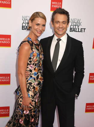 September 28, 2022, New York City, New York, USA: Actress CLAIRE DANES and HUGH DANCY attend the New York City Ballet 2022 Fall Fashion Gala held at the David H. Koch Theater at Lincoln Center. New York City USA - ZUMAk03_ 20220928_zaf_k03_102 Copyright: xNancyxKaszermanx