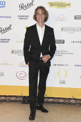 October 4, 2022, Rome, Italy: Luca Vergoni attends at the red carpet of the Globo d oro award 2022 at the Auditorium Parco Della Musica. Rome Italy - ZUMAs197 20221004_zaa_s197_377 Copyright: xCartellixMariox