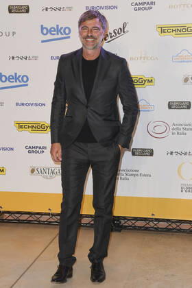 October 4, 2022, Rome, Italy: Beppe Convertini attends at the red carpet of the Globo d oro award 2022 at the Auditorium Parco Della Musica. Rome Italy - ZUMAs197 20221004_zaa_s197_391 Copyright: xCartellixMariox