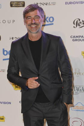 October 4, 2022, Rome, Italy: Beppe Convertini attends at the red carpet of the Globo d oro award 2022 at the Auditorium Parco Della Musica. Rome Italy - ZUMAs197 20221004_zaa_s197_392 Copyright: xCartellixMariox