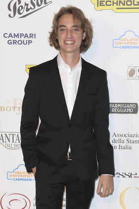 October 4, 2022, Rome, Italy: Luca Vergoni attends at the red carpet of the Globo d oro award 2022 at the Auditorium Parco Della Musica. Rome Italy - ZUMAs197 20221004_zaa_s197_394 Copyright: xCartellixMariox