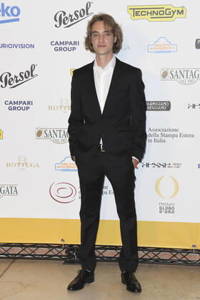 October 4, 2022, Rome, Italy: Luca Vergoni attends at the red carpet of the Globo d oro award 2022 at the Auditorium Parco Della Musica. Rome Italy - ZUMAs197 20221004_zaa_s197_395 Copyright: xCartellixMariox