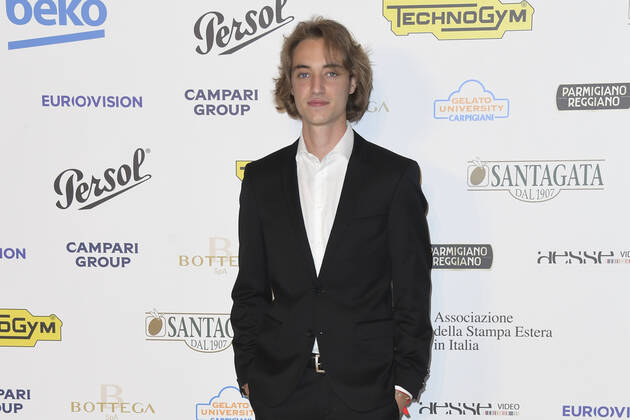 October 4, 2022, Rome, Italy: Luca Vergoni attends at the red carpet of the Globo d oro award 2022 at the Auditorium Parco Della Musica. Rome Italy - ZUMAs197 20221004_zaa_s197_415 Copyright: xCartellixMariox