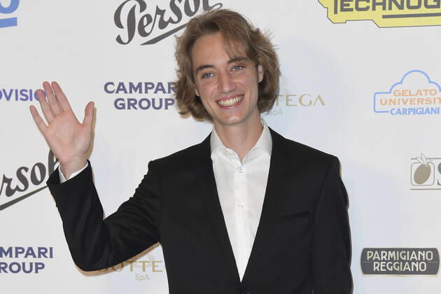 October 4, 2022, Rome, Italy: Luca Vergoni attends at the red carpet of the Globo d oro award 2022 at the Auditorium Parco Della Musica. Rome Italy - ZUMAs197 20221004_zaa_s197_421 Copyright: xCartellixMariox