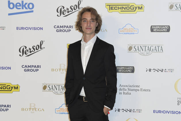 October 4, 2022, Rome, Italy: Luca Vergoni attends at the red carpet of the Globo d oro award 2022 at the Auditorium Parco Della Musica. Rome Italy - ZUMAs197 20221004_zaa_s197_422 Copyright: xCartellixMariox