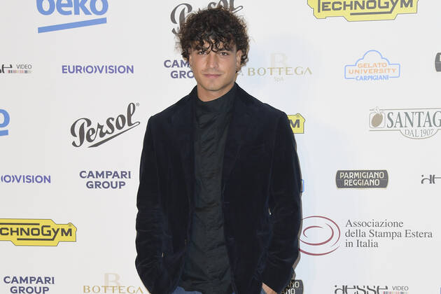 October 4, 2022, Rome, Italy: Leo Gassmann attends at the red carpet of the Globo d oro award 2022 at the Auditorium Parco Della Musica. Rome Italy - ZUMAs197 20221004_zaa_s197_428 Copyright: xCartellixMariox