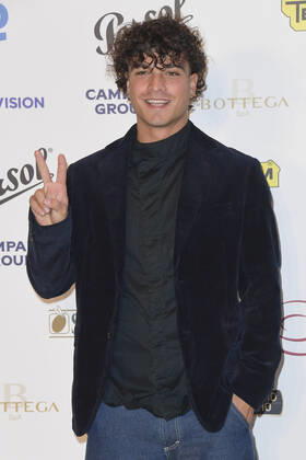 October 4, 2022, Rome, Italy: Leo Gassmann attends at the red carpet of the Globo d oro award 2022 at the Auditorium Parco Della Musica. Rome Italy - ZUMAs197 20221004_zaa_s197_429 Copyright: xCartellixMariox