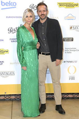 Simone Godano mit Ehefrau Roberta Avarello bei der 62. Verleihung des Globo d Oro 2022 im Auditorium Parco della Musica. Rom, 04.10.2022