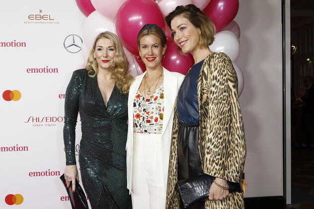Sandra Quadflieg, Wolke Hegenbarth und Julia Stinshoff bei der 11. Verleihung des EMOTION Award 2022 im Curio Haus. Hamburg, 05.10.2022