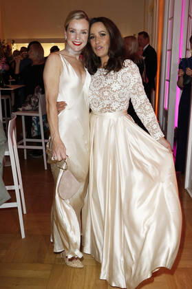 Kim-Sarah Brandts und Nandini Mitra bei der 11. Verleihung des EMOTION Award 2022 im Curio Haus. Hamburg, 05.10.2022