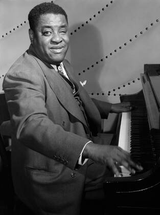 RECORD DATE NOT STATED Portrait of Art Tatum, Vogue Room, New York, N.Y., between 1946 and 1948 . 1062_16_M_-1271-