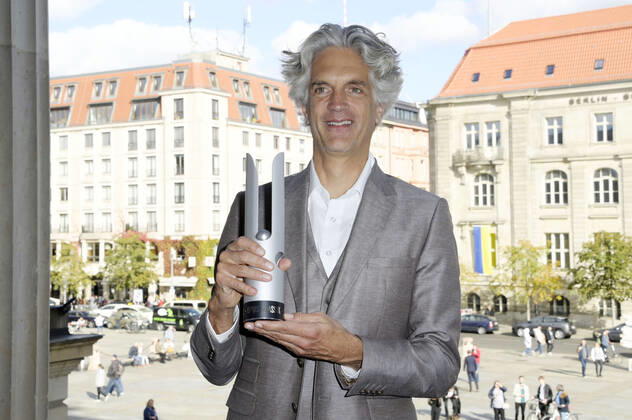 Dominik Wollenweber bei der Verleihung des Opus Klassik 2022 im Konzerthaus am Gendarmenmarkt. Berlin, 09.10.2022