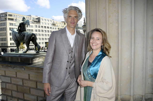 Dominik Wollenweber und Viviane Chassot bei der Verleihung des Opus Klassik 2022 im Konzerthaus am Gendarmenmarkt. Berlin, 09.10.2022