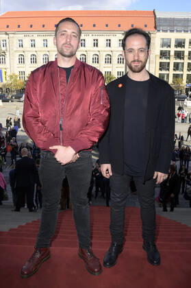 Danger Dan und Igor Levit bei der Verleihung des Opus Klassik 2022 im Konzerthaus am Gendarmenmarkt. Berlin, 09.10.2022