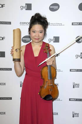 Tianwa Yang bei der Verleihung des Opus Klassik 2022 im Konzerthaus am Gendarmenmarkt. Berlin, 09.10.2022