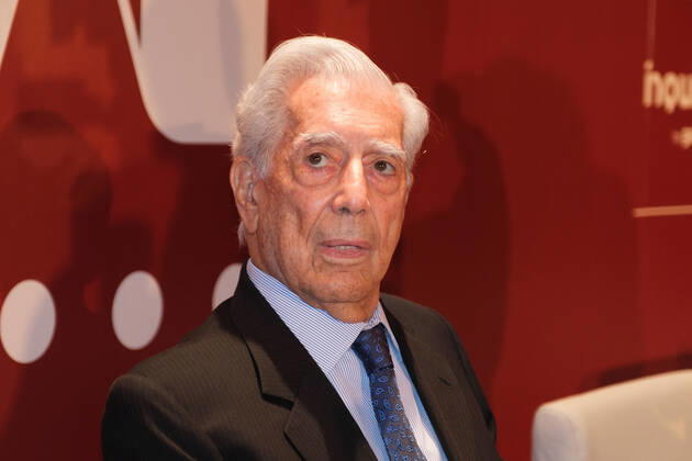 October 10, 2022, Madrid, Spain: Author Mario Vargas Llosa attends the Madrileno del Ano 2022 awards at the Royal Theater in Madrid. Madrid Spain - ZUMAs197 20221010_zaa_s197_404 Copyright: xAtilanoxGarciax