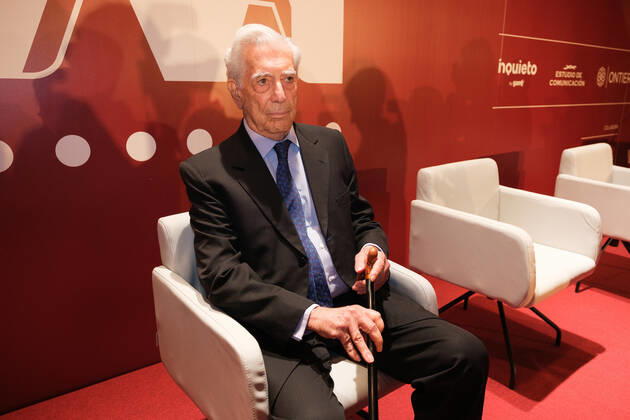 October 10, 2022, Madrid, Spain: Author Mario Vargas Llosa attends the Madrileno del Ano 2022 awards at the Royal Theater in Madrid. Madrid Spain - ZUMAs197 20221010_zaa_s197_407 Copyright: xAtilanoxGarciax