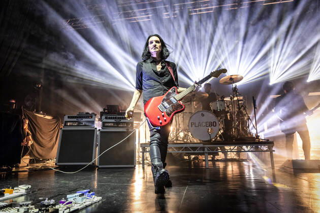 Bilder des Jahres 2022, Entertainment 10 Oktober Entertainment Themen der Woche KW41 Placebo live in Oslo, Norway Oslo, Norway. 10th, October 2022. The English rock band Placebo performs a live concert at Sentrum Scene in Oslo. Here singer and musician Brian Molko is seen live on stage. Oslo Norway  Copyright: xGonzalesxPhoto TerjexDokkenx
