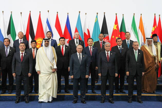 Bilder des Jahres 2022, News 10 Oktober News Themen der Woche KW41 Kazakhstan. Astana. OCTOBER 13, 2022. Kyrgyzstan s President Sadyr Japarov, Emir of Qatar Tamim bin Hamad Al Thani, Russia s President Vladimir Putin, Kazakhstanâ€™s President Kassym-Jomart Tokayev and Turkey s President Recep Tayyip Erdogan (L-R front) and other leaders of CICA member states and international organisations are seen during a photo session at the 6th summit of the Conference on Interaction and Confidence-Building Measures in Asia (CICA) at Independence Palace in Astana. Konstantin Zavrazhin TASS  55323789
