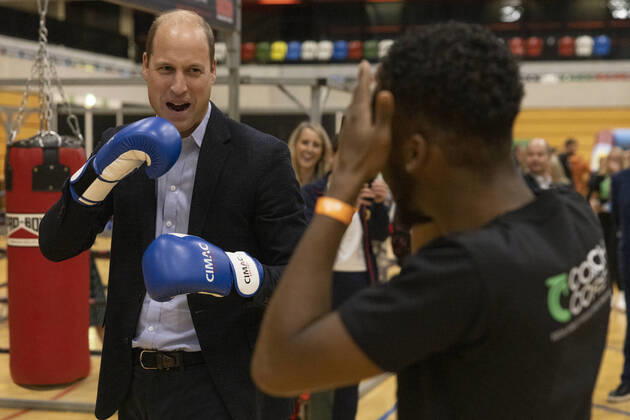 Bilder des Jahres 2022, Entertainment 10 Oktober Entertainment Themen der Woche KW41 Entertainment Bilder des Tages . 13 10 2022. London, United Kingdom. Prince William & Kate Middleton, The Prince and Princess of Wales , take part in an event with the charity Coach Core, at the Queen Elizabeth Olympic Park in London. During the event the Prince had a go at boxing.  xi-Imagesx xPoolx IIM-23837-0043