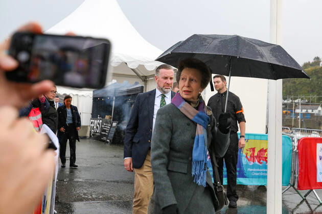 Bilder des Jahres 2022, Entertainment 10 Oktober Entertainment Themen der Woche KW41 Entertainment Bilder des Tages Princess Anne visits Saundersfoot in Wales to unveil a plaque on the new coastal Schooner Free Spirit Featuring: Princess Anne Where: Saundersfoot, Wales, United Kingdom When: 14 Oct 2022 Credit: Joann Randles Cover Images Copyright: xx 52073280 EDITORIAL USE ONLY. NOT FOR USE BY NEWSPAPERS BASED IN THE UK.