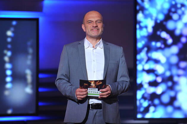 SWR 4: Gläserne 4 . Matthias Methner anläßlich der Verleihung der Gläserne 4 vom SWR 4 am 14.10.2022 in der Phoenixhalle im Römerkastell Stuttgart. 20221014MWI43920