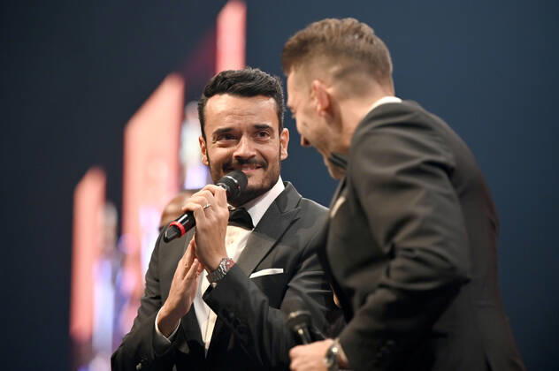 Giovanni Zarrella und Tom Marks von Vintage Vegas live beim 10. Ball der Unternehmer 2022 in Halle 3C der NürnbergMesse. Nürnberg, 15.10.202323