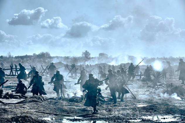 Scene Still, All Quiet on the Western Front (2022). Photo credit: Reiner Bajo Netflix The Hollywood Archive Copyright: xx 34422-014THA