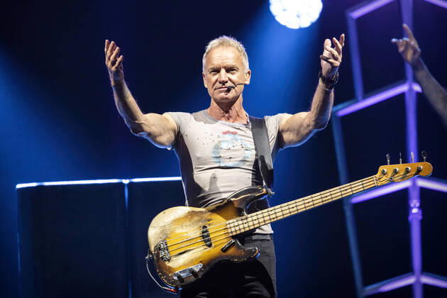 Bilder des Jahres 2022, Entertainment 10 Oktober Sting live in Oslo, Norway Oslo, Norway. 19th, October 2022. The English musician, singer and songwriter Sting performs a live concert at Oslo Spektrum in Oslo. Oslo Norway Oslo Spektrum  Copyright: xGonzalesxPhoto TerjexDokkenx