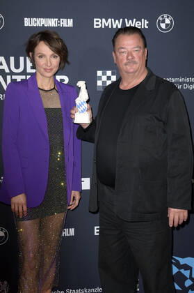 Julia Koschitz und Peter Kurth bei der Verleihung vom Blauer Panther - TV & Streaming Award 2022 in der BMW Welt. München, 19.10.2022