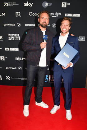 Steven Gätjen und Tobias Krell Verleihung Blauer Panther - TV & Streaming Award 2022 Ehrung, Auszeichnung, Preis BMW Welt München 19. Oktober 2022