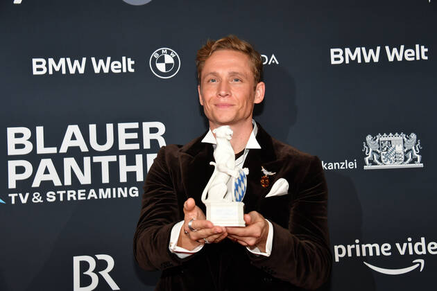 Matthias Schweighöfer Verleihung Blauer Panther - TV & Streaming Award 2022 Ehrung, Auszeichnung, Preis BMW Welt München 19. Oktober 2022