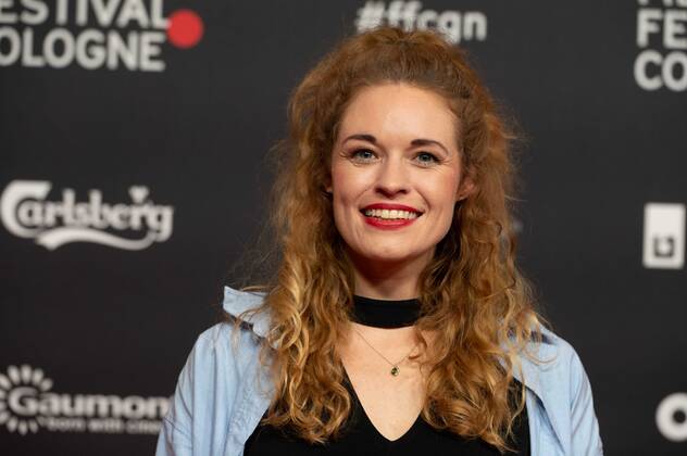 Madeleine KRAKOR, Schauspielerin, Roter Teppich, Red Carpet Show, Ankunft, arrival, Eroeffnung des Film Festival Cologne in Koeln, 20.10.2022.