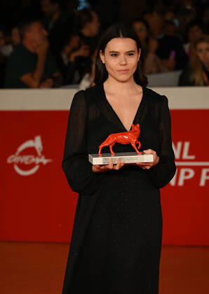 Foto IPP Gioia Botteghi Roma22 10 2022 Festa del cinema di Roma 17 edizione, red carpet dei premiati, Foudre, premio menzione speciale per la performance, nella foto l attrice Lilith Grasmug Italy Photo Press - World Copyright