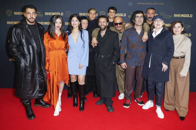 Fatih Akim mit Cast und Team beim Screening des Kinofilms Rheingold auf dem 32. Film Festival Cologne 2022 im Cinedom. Köln, 24.10.2022