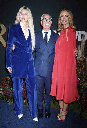 NEW YORK, NY- OCTOBER 25: Gigi Hadid, Tommy Hilfiger and Dee Ocleppo at the WWD 2022 Honors Awards at Cipriani South Street in New York City on October 25, 2022. Copyright: xRWx