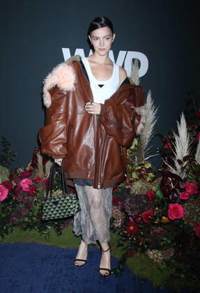 NEW YORK, NY- OCTOBER 25: Ella Hunt at the WWD 2022 Honors Awards at Cipriani South Street in New York City on October 25, 2022. Copyright: xRWx