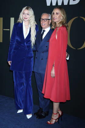 NEW YORK, NY- OCTOBER 25: Gigi Hadid, Tommy Hilfiger and Dee Ocleppo at the WWD 2022 Honors Awards at Cipriani South Street in New York City on October 25, 2022. Copyright: xRWx