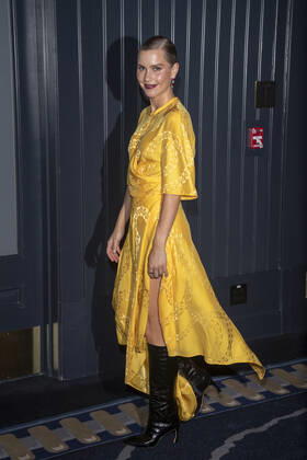 October 25, 2022, New York, United States: Claire Holt attends the 2022 WWD Honors at Cipriani South Street in New York City. New York United States - ZUMAs197 20221025_zaa_s197_324 Copyright: xRonxAdarx