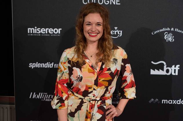 Madeleine KRAKOR, Schauspielerin, Roter Teppich, Red Carpet Show, Ankunft, arrival, Film Festival Cologne awards in Koeln, 27.10.2022.