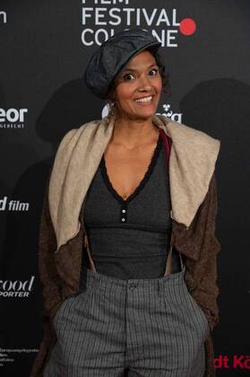 Lucia PERAZA RIOS, Schauspielerin, Roter Teppich, Red Carpet Show, Ankunft, arrival, Film Festival Cologne awards in Koeln, 27.10.2022.