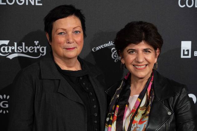 v.l. Martina RICHTER, Leiterin des Fil Festivals Cologne, Berivan AYMAZ, MdL, Buendnis 90 die Gruenen, 2. stellvertretende Praesidentin des Landtags NRW, Roter Teppich, Red Carpet Show, Ankunft, arrival, Film Festival Cologne awards in Koeln, 27.10.2022.