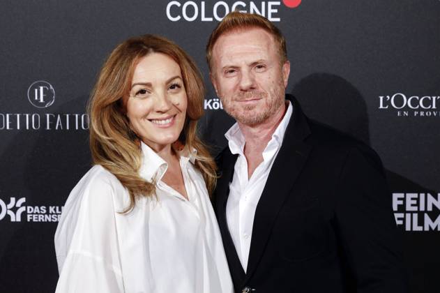 Kasem Hoxha mit Klejda Shani bei der Verleihung der Film Festival Cologne Awards auf dem 32. Film Festival Cologne 2022 im E-Werk. Köln, 27.10.2022
